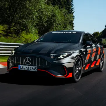 メルセデスAMG CLA 45 4MATIC+がニュルブルクリンクにてクラス最速を記録する画像(フロント、走行)