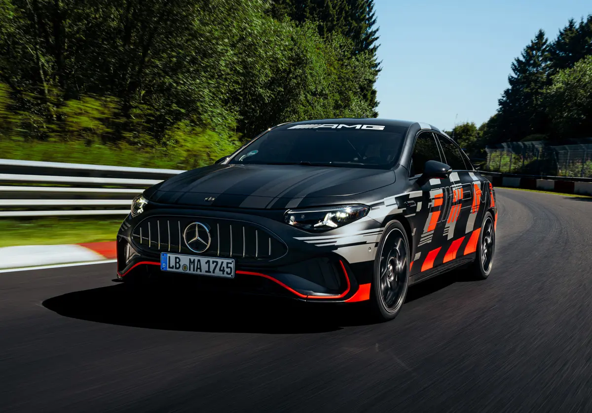 新型メルセデスAMG CLA 45 4MATIC+がニュルにて7分32秒070を記録し「電動コンパクトクラス最速」王座へ。なおこのクラスは今回「新設」されることに【動画】