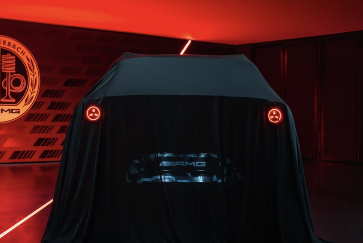 メルセデスAMG「専売」による新型エレクトリックSUVのティーザー画像（リア）