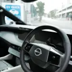 新型日産エルグランドのインテリア〜フロントウインドウ