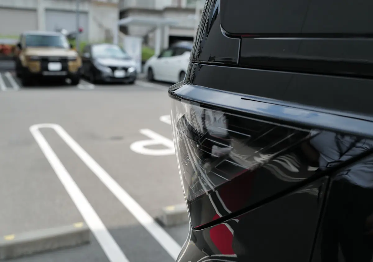 新型日産エルグランドのエクステリア〜テールランプ