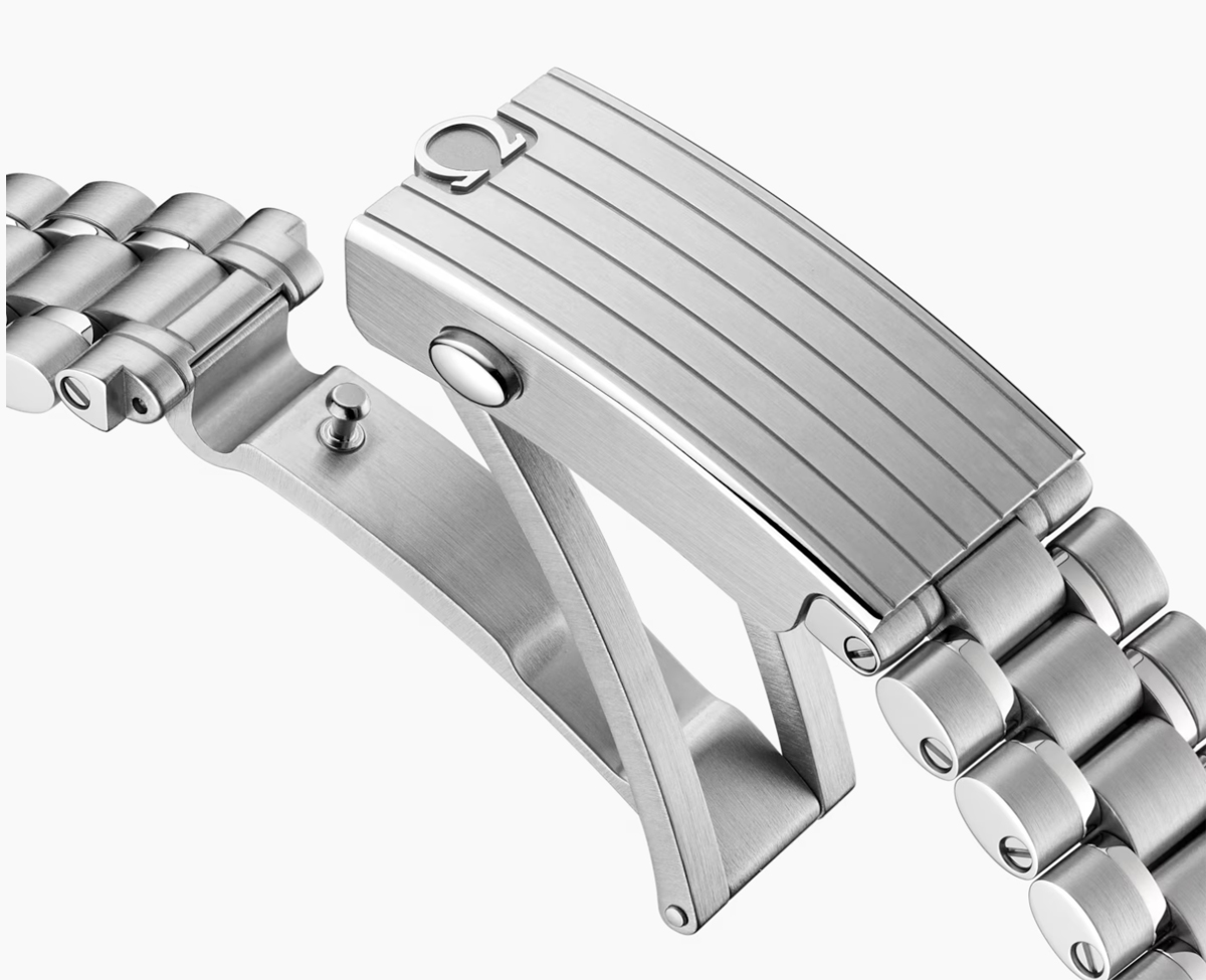 オメガ スピードマスター ムーンウォッチ「コントラスト ステップダイヤル」のブレスレット（バックル）