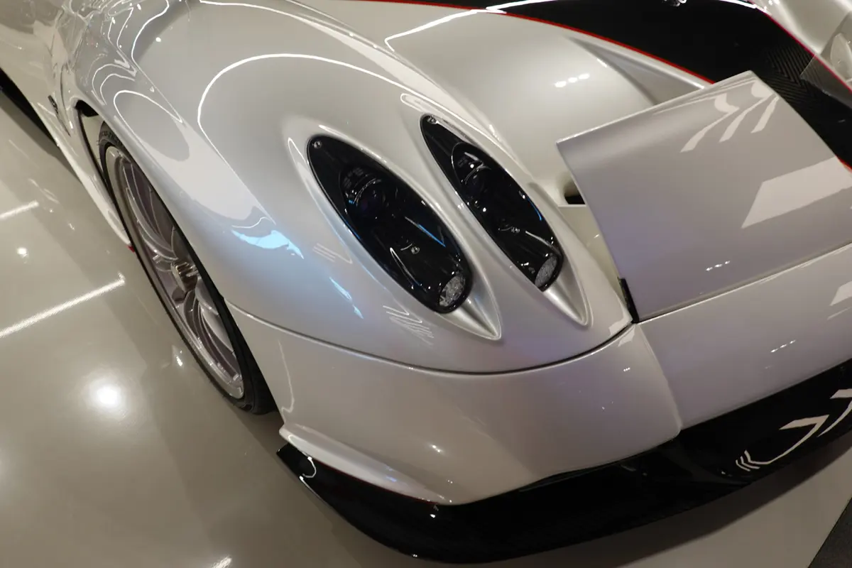 パガーニのハイパーカーに使用される「ボルトだけ」でもそのコストは約2,500万円。「新車のポルシェ911  カレラGTS」よりも高額な理由とは
