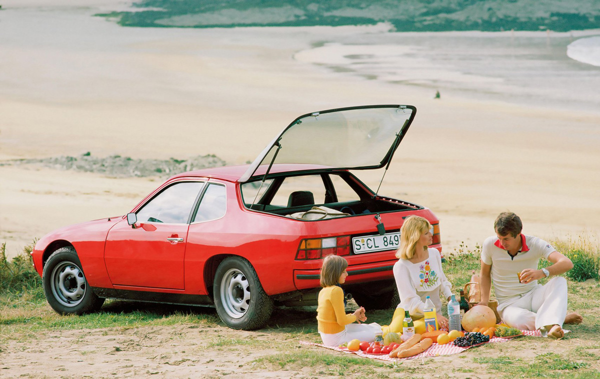 ポルシェ924発表当時のオフィシャル画像