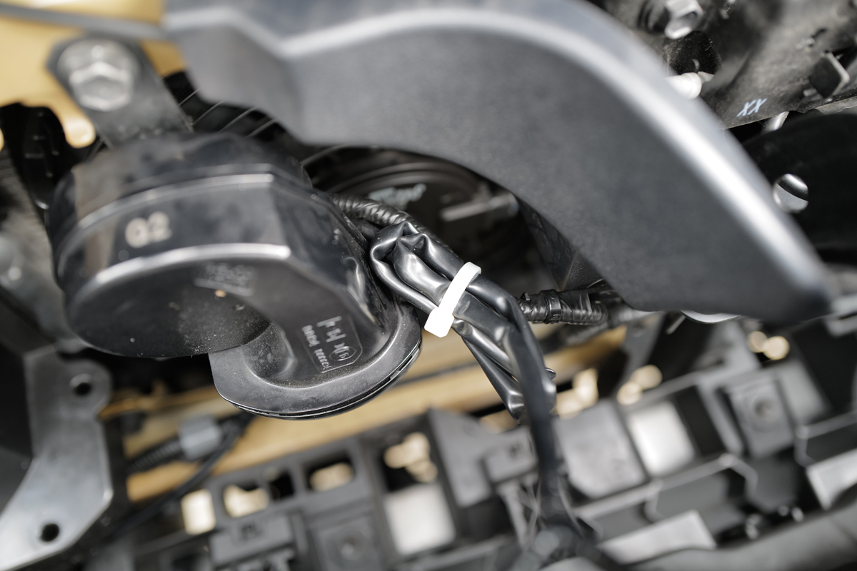 トヨタ ランドクルーザー250にグリルマーカー取り付け
