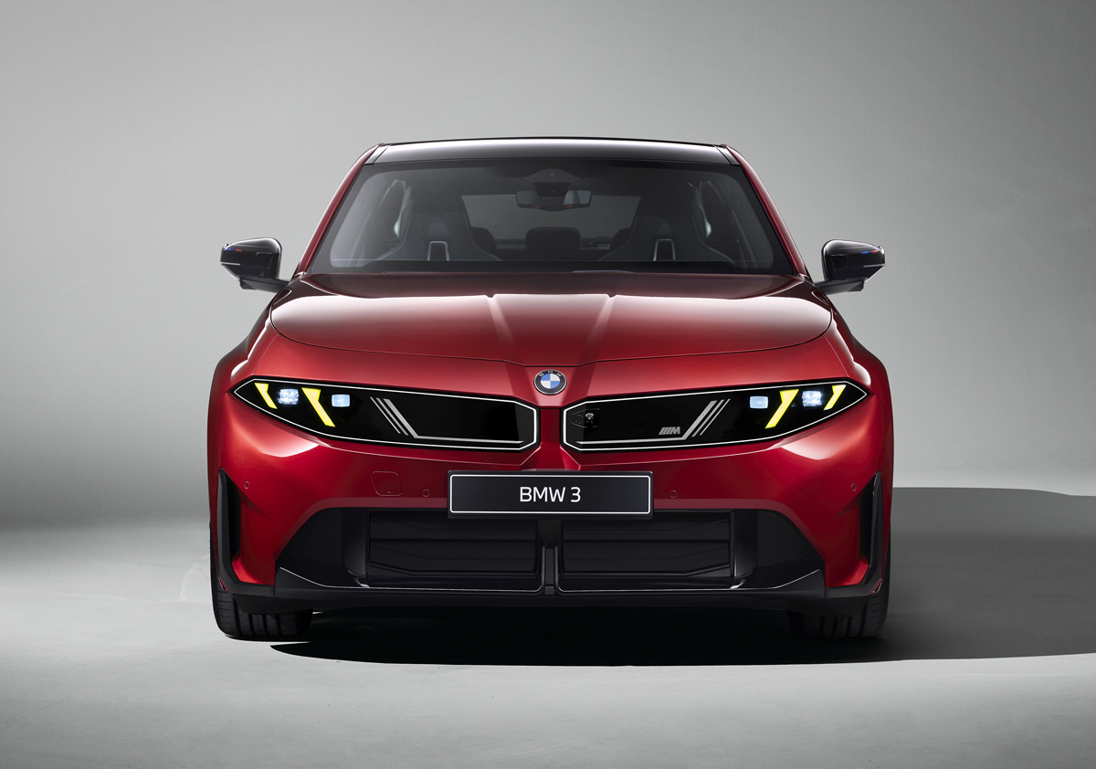新型BMW 3シリーズのエクステリア（レッド）〜フロント