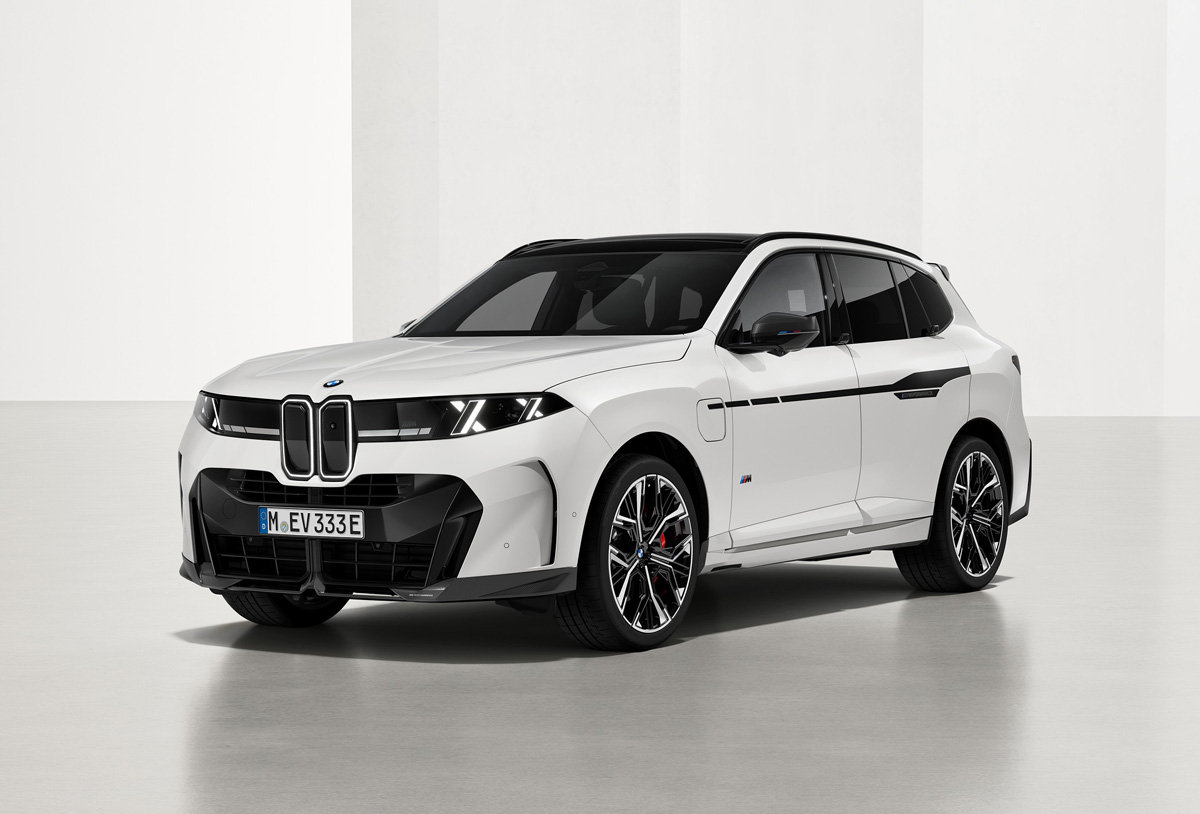 BMW X5 / iX5向けのMパフォーマンスパーツ装着状態〜フロント