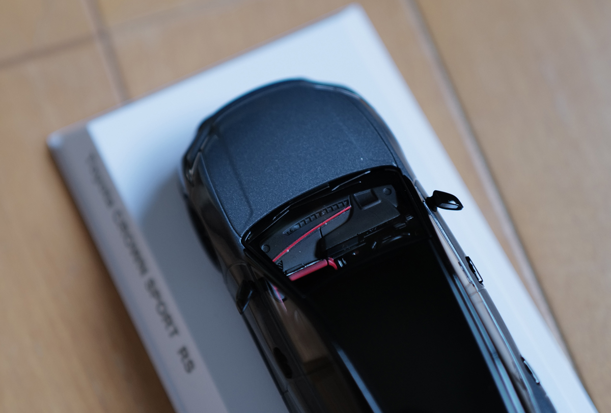 京商製 1/43クラウンスポーツのミニカー(アッシュ、ツートン)