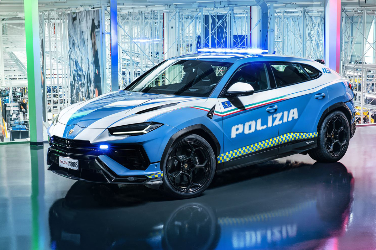 ランボルギーニ ウルスのパトカー（警察車両）