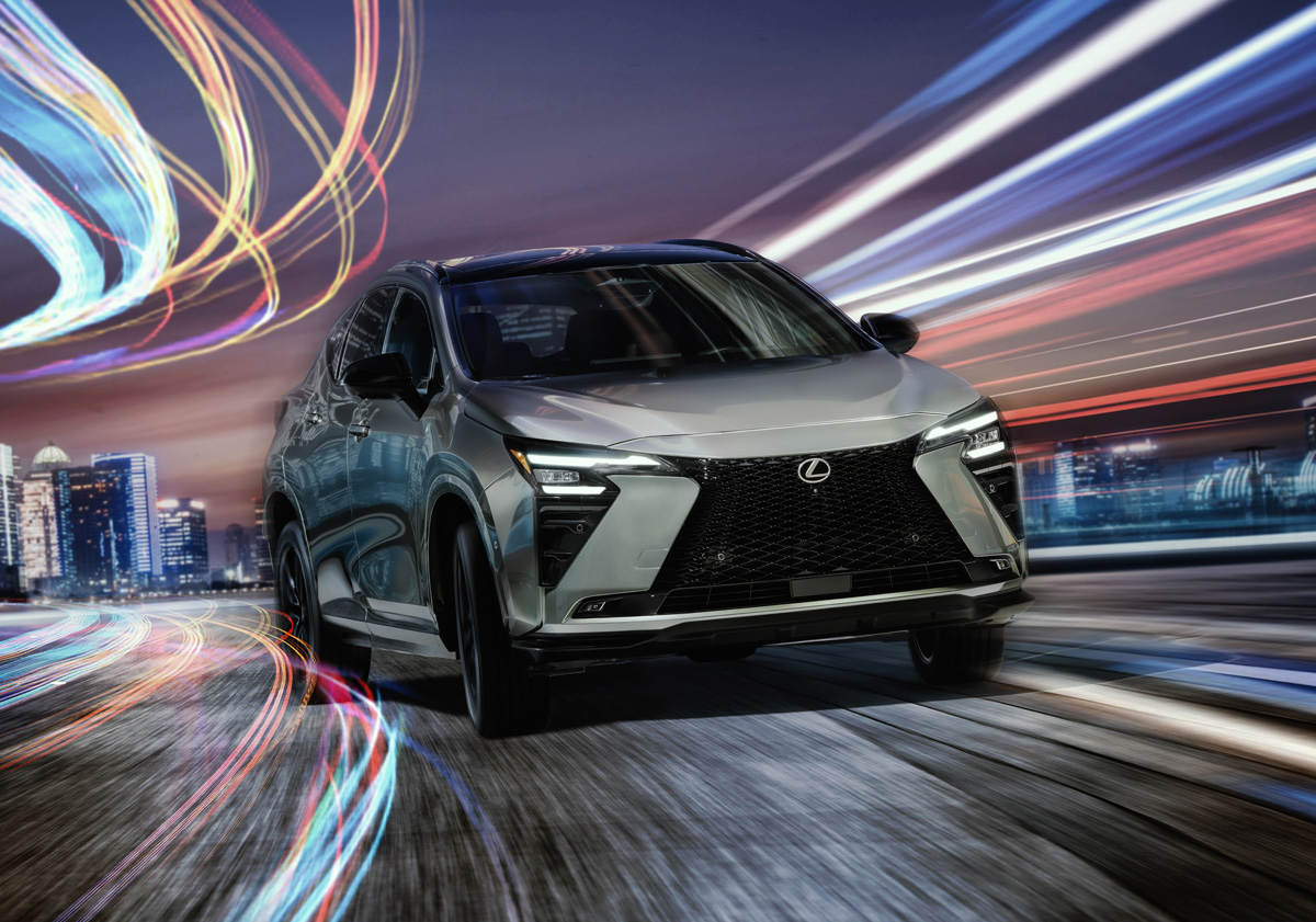 「レクサス新型NX」世界初公開。内外装がレクサス最新のデザイン言語へ、さらにはEV航続距離140km超の新世代ハイブリッドにて走りと利便性が激変
