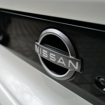 日産のエンブレム