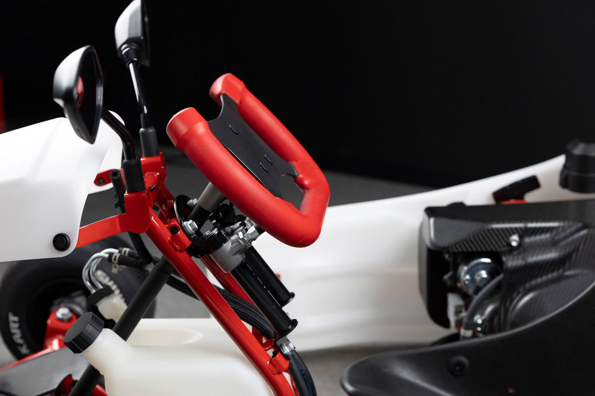 トヨタ Gazoo Racingが発売する「GRカート」〜ステアリングホイール