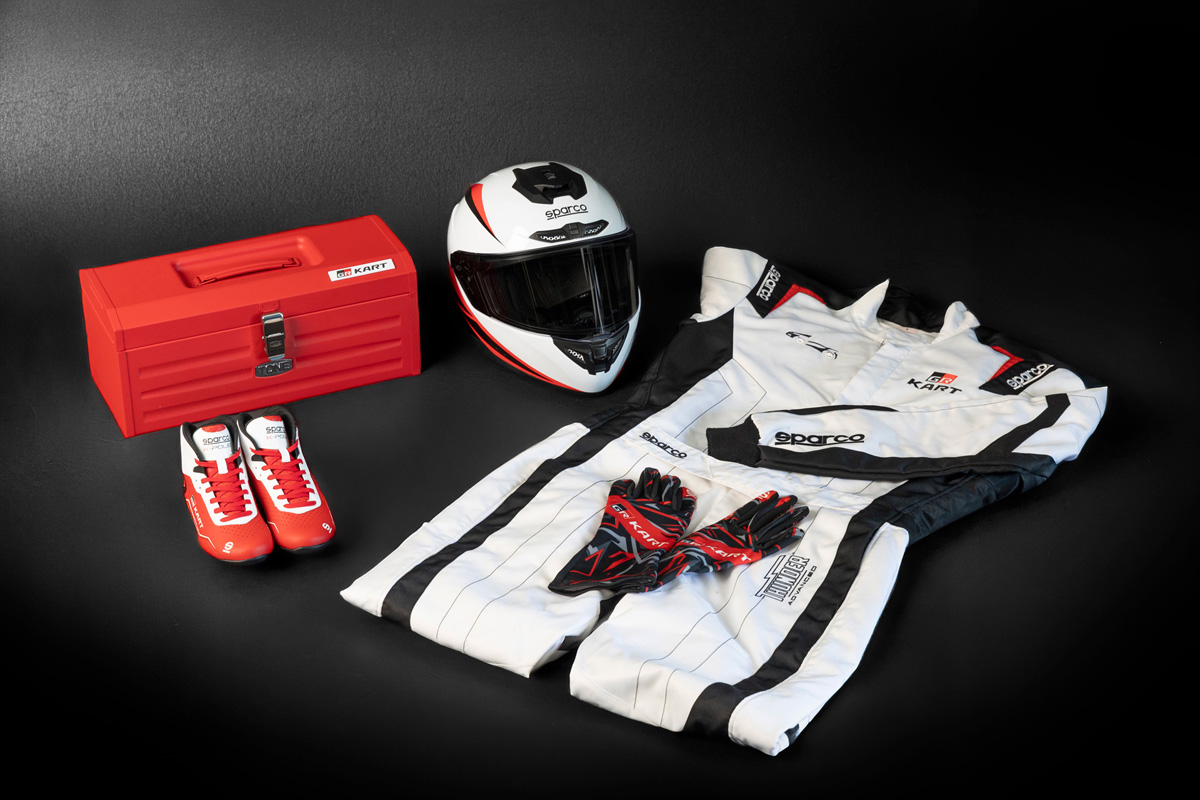 トヨタ Gazoo Racingが発売する「GRカート」〜スーツやヘルメットなどの装備品