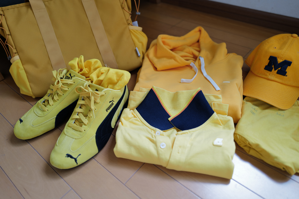 イエローのウエアやシューズ