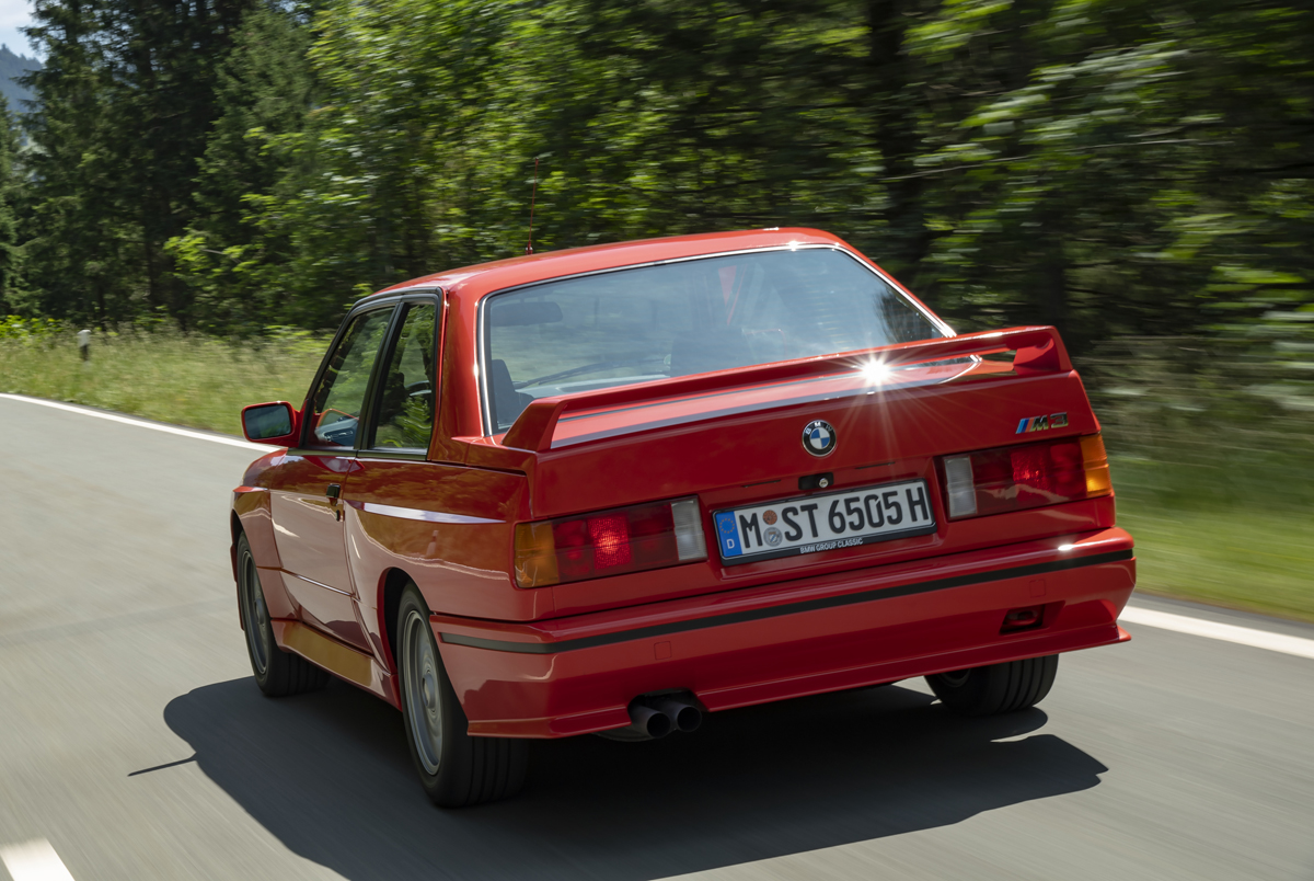 BMWM3（初代、レッド、リア）