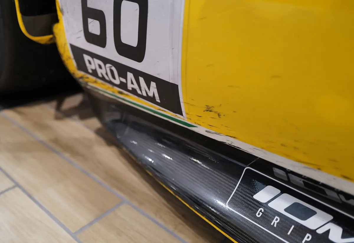 フェラーリ296 GT3 EVO LM Corsa 60号車のサイド