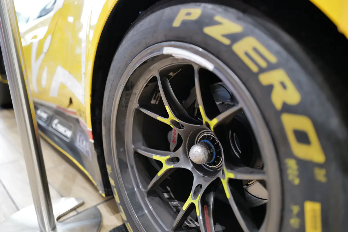 フェラーリ296 GT3 EVO LM Corsa 60号車のタイヤ
