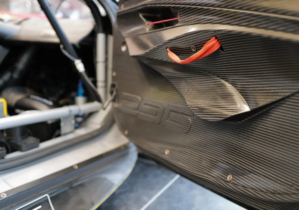 フェラーリ296 GT3 EVO LM Corsa 60号車のインテリア