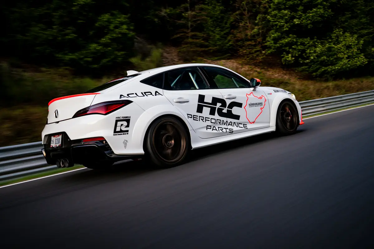 ホンダ・レーシング・コーポレーション（HRC）が展開するパーツを装着したインテグラ