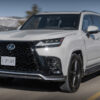 新型レクサスLX「F SPORT」のエクステリア（フロント、グレー）