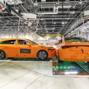 メルセデス・ベンツが実施した「EV2台」のクラッシュテスト