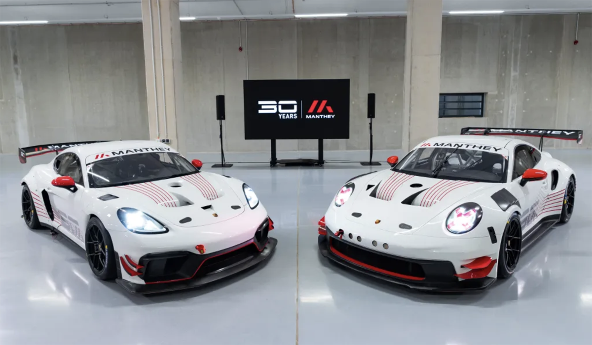 ポルシェとマンタイ・レーシングが発表した2台の現地えモデル（911とケイマン）